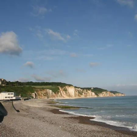 Gabrielle A Pourville: Face A La *