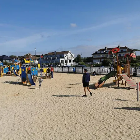 Gabrielle A Pourville: Face A La *